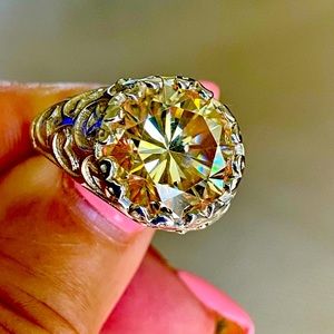 💥 SALE ‼️‼️ Fabulous 8.75 Cts. Champagne Diamond ring 💥